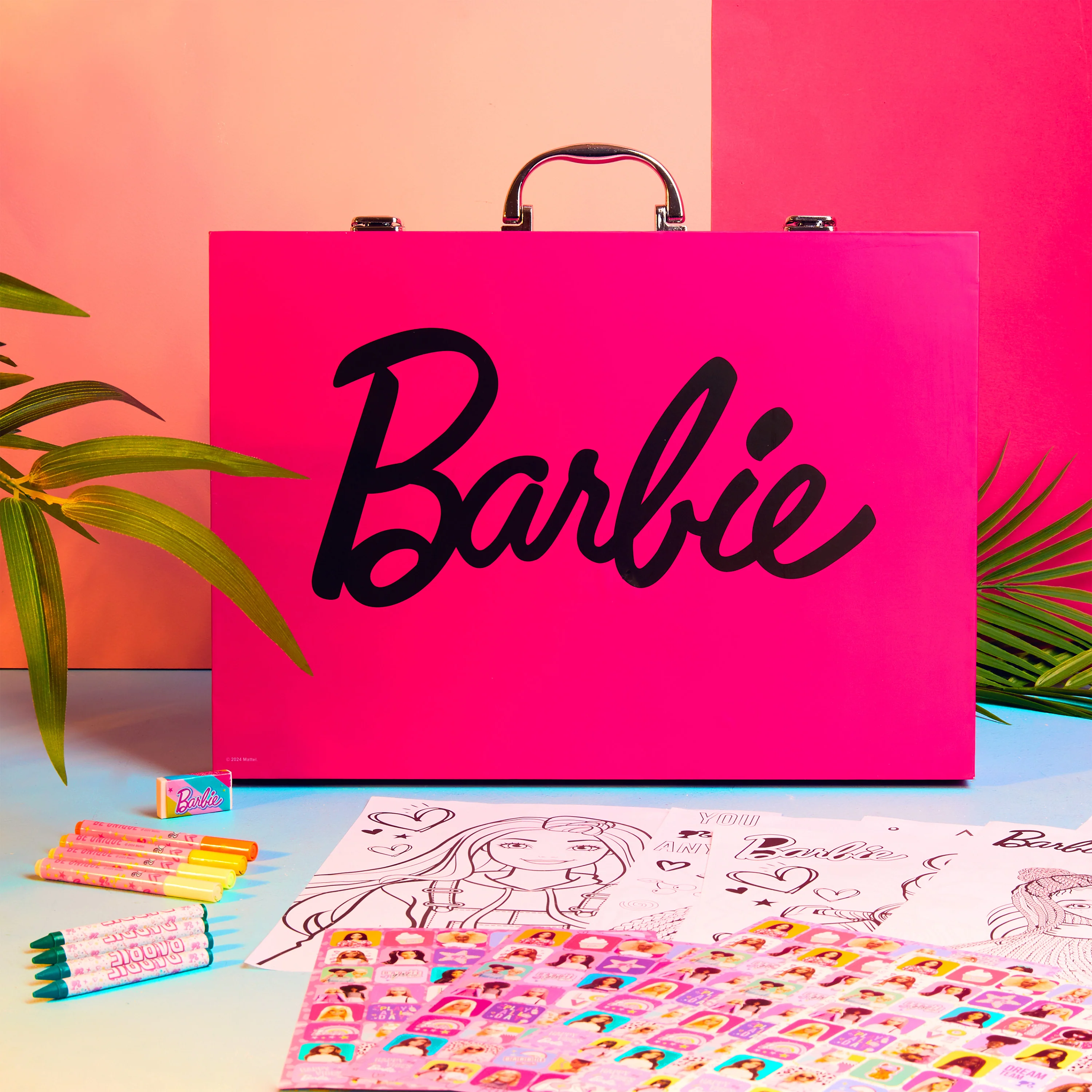 Barbie Art Supplies Set, 130+ Pcs Girls Drawing Colouring Travel Case - Image 3