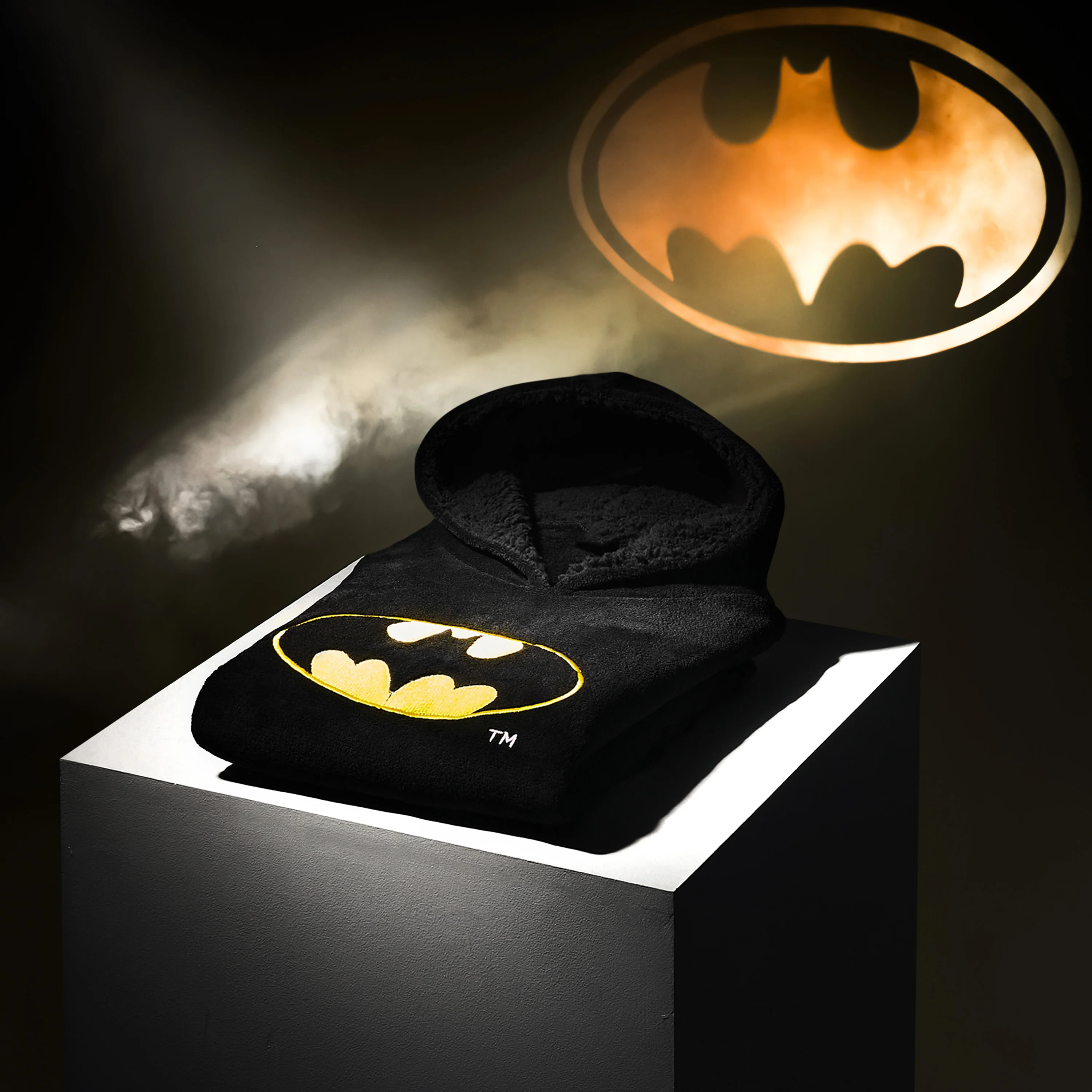 DC Comics Oversized Hoodie Blanket for Kids, Official Batman Gifts for Boys (Black) - Image 3