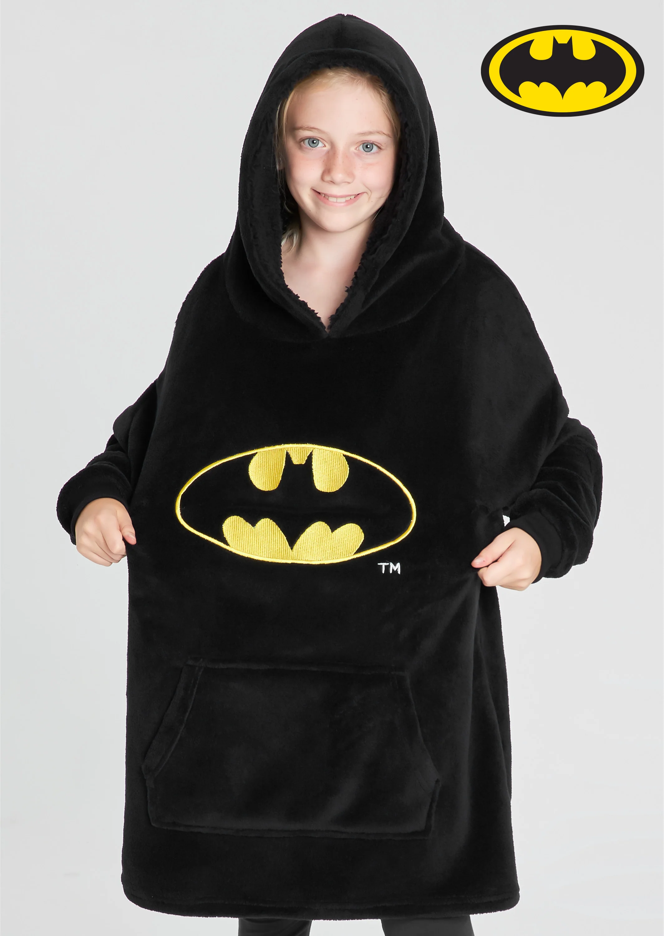 DC Comics Oversized Hoodie Blanket for Kids, Official Batman Gifts for Boys (Black) - Image 5