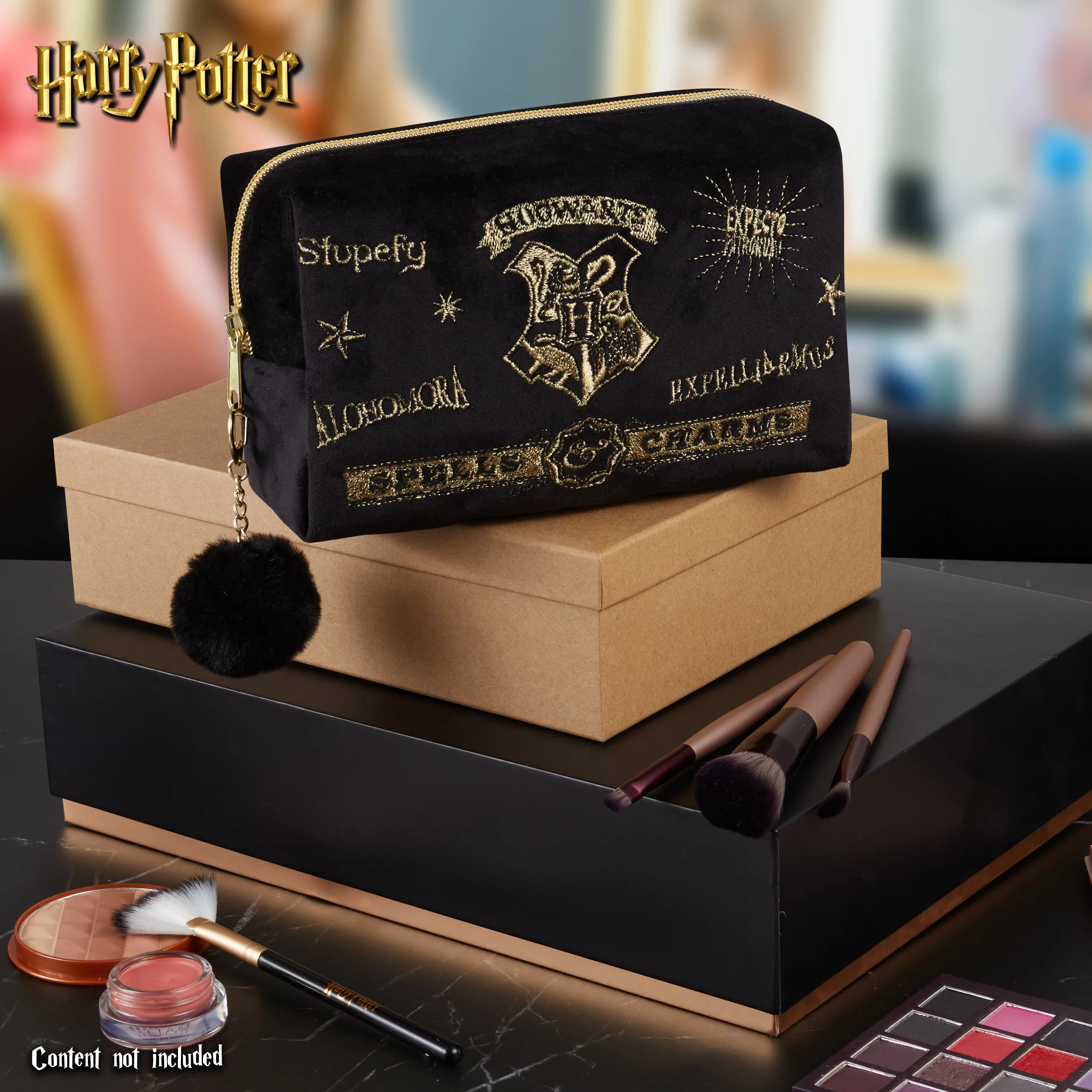 Harry Potter Makeup Bag for Women, Teenagers, Girls - Velvet Hogwarts Cosmetic Bag - Image 6
