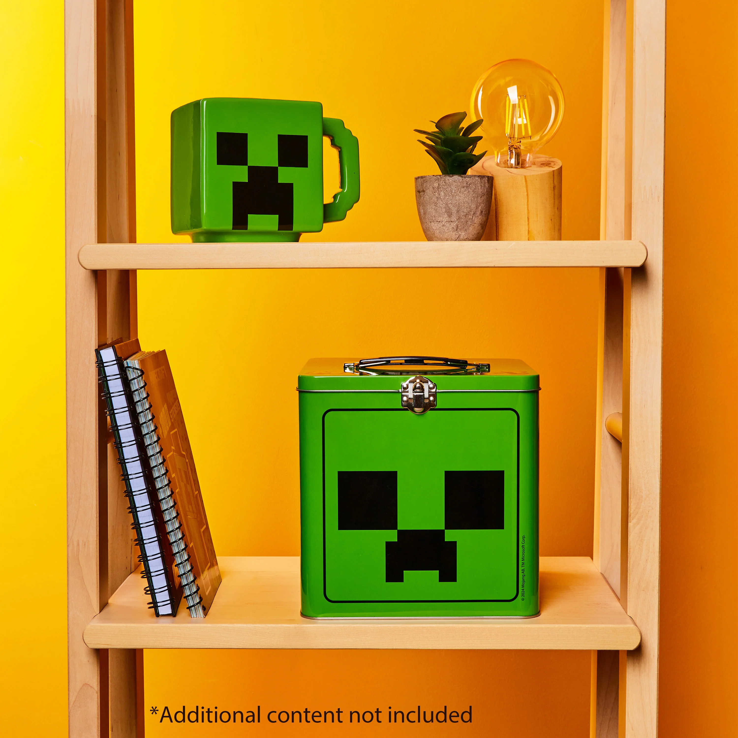 Minecraft Biscuit Tin for Kids and Teenagers, Metal Clasp 18 x 18cm Decorative Storage Cookie Tin - Gifts for Gamers - Image 3