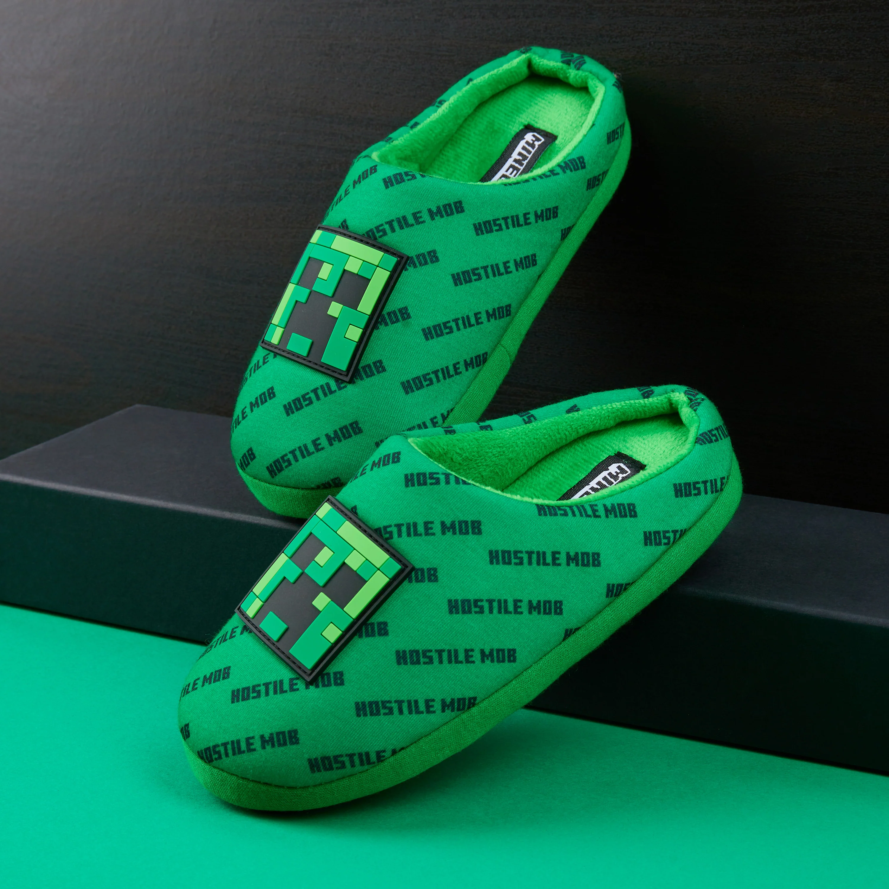 Minecraft Boys Slippers, Cosy Creeper Indoor House Shoes - Gamer Gifts for Boys - Image 2