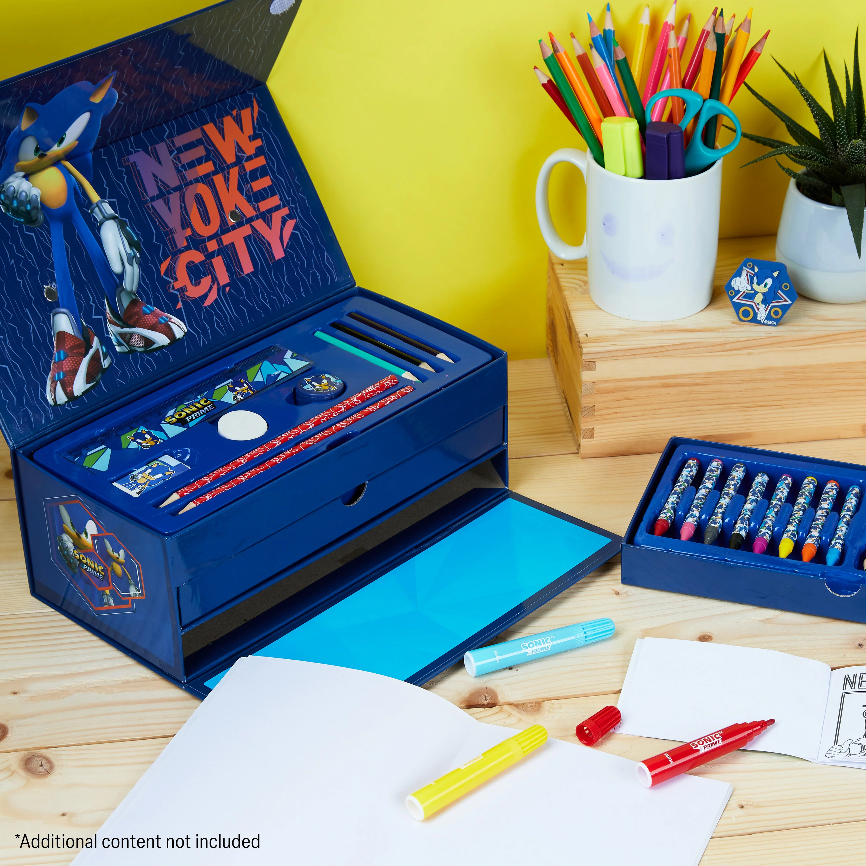 SONIC THE HEDGEHOG Art Set for Kids with Crayons Markers Colouring Pencils Art Supplies - Image 2