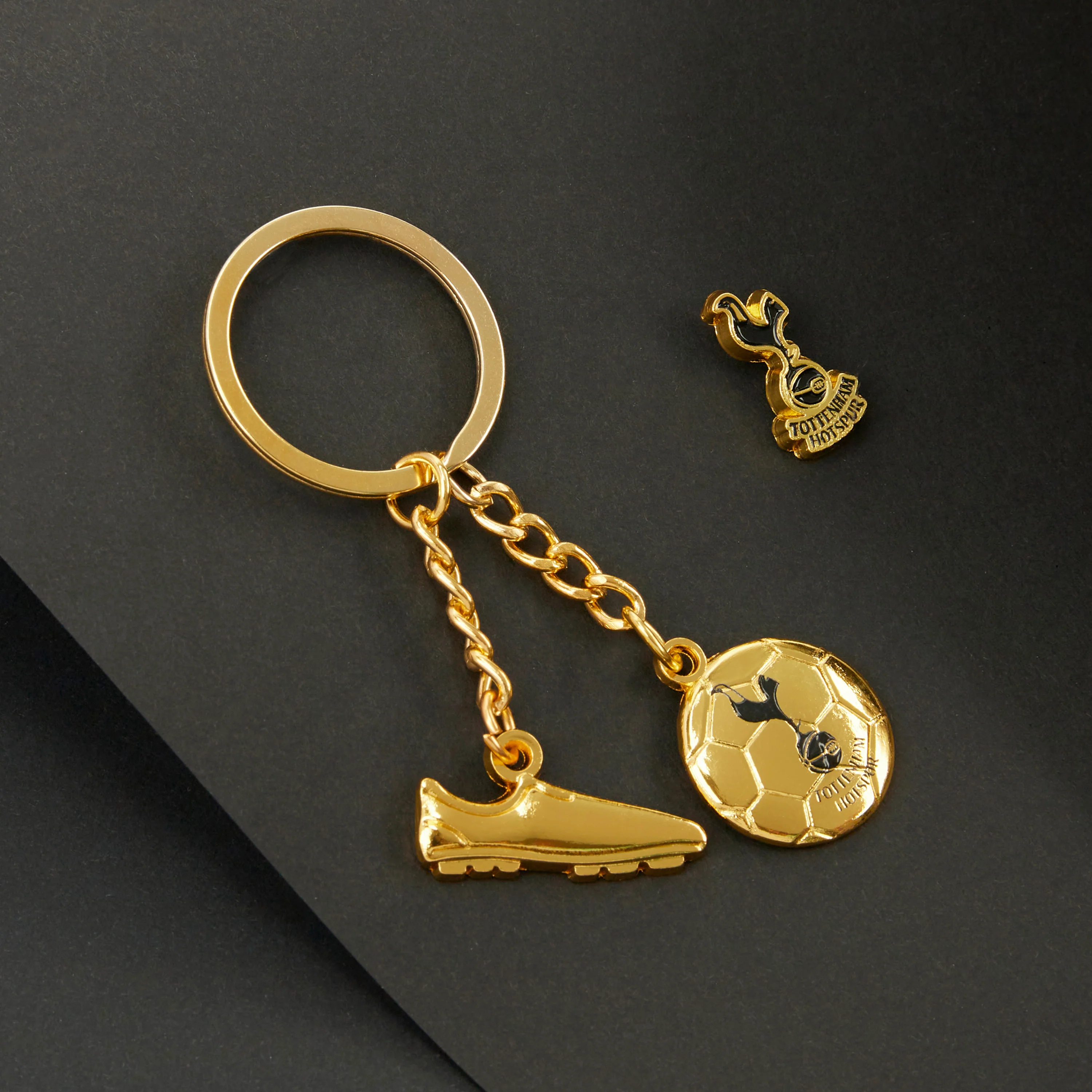 Tottenham Hotspur F.C. Keyring and Pin Badge Gift Set, Supporters Gear - Spurs Gifts - Image 2